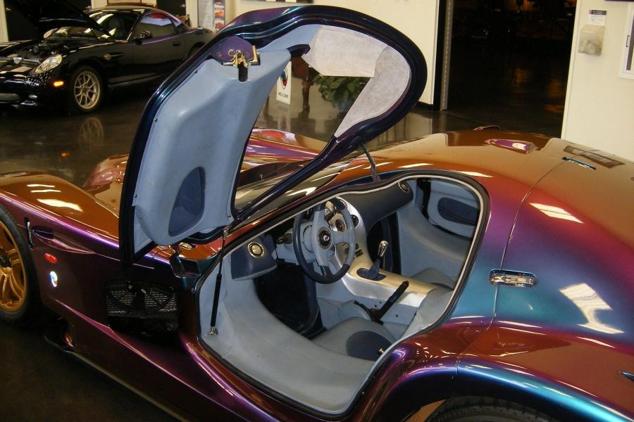 Интерьер Panoz Esperante GTR-1 Road Car 1997 года  (фото 16 из 33)